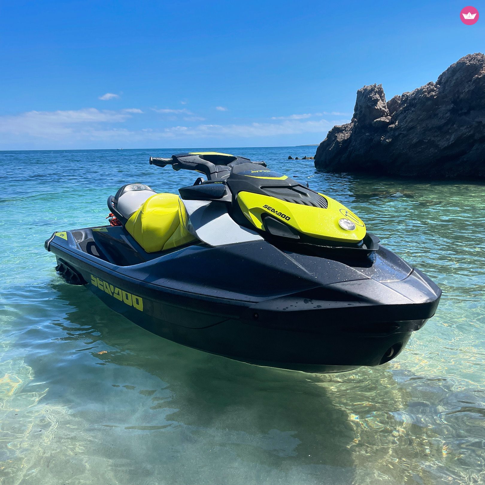Jet ski na Baía de Guanabara com Pão de Açúcar ao fundo