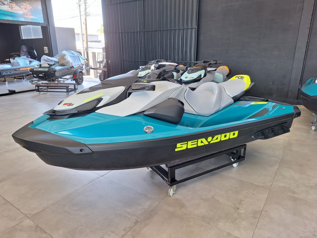 Instrucoes de seguranca antes de jet ski no Rio